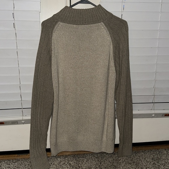 Geoffrey Beene, 3/4 zip sweater - Picture 2 of 2
